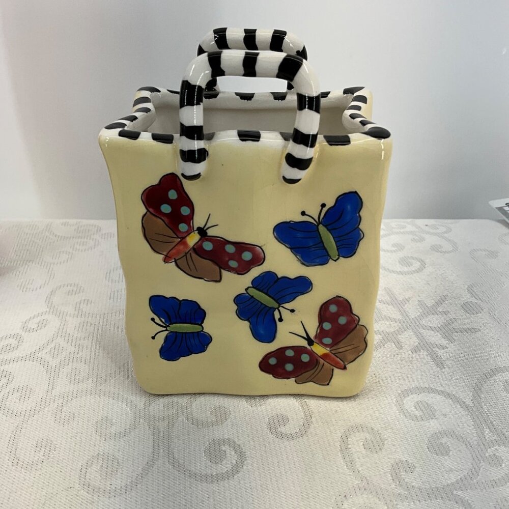 2002 Patricia Dupont Hand painted Ceramic Basket‎ 3 1/4" Tall